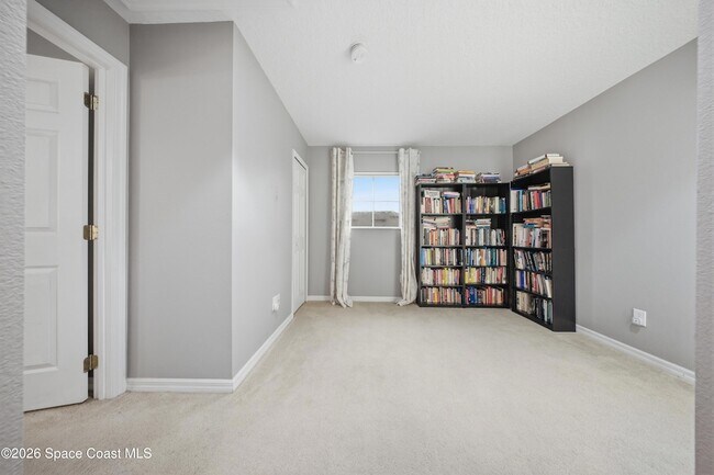 Building Photo - 2039 Tullagee Ave