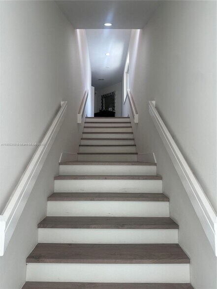 Building Photo - 9257 NW 9th Pl