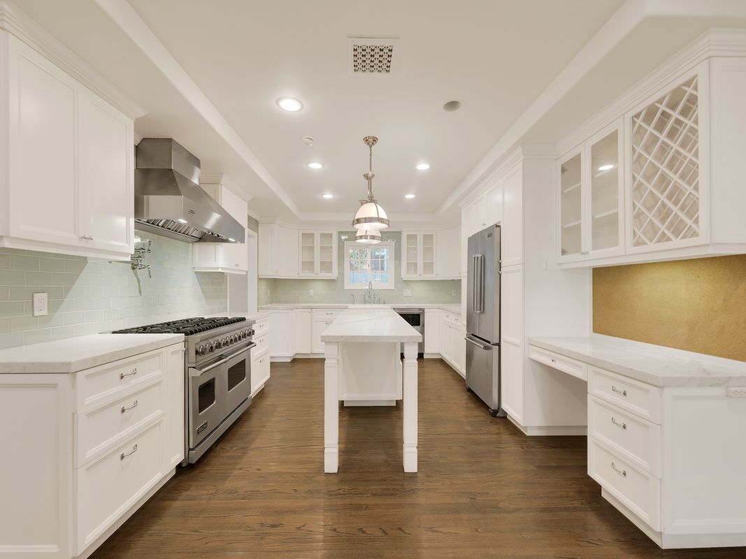 Building Photo - 4231 Stern