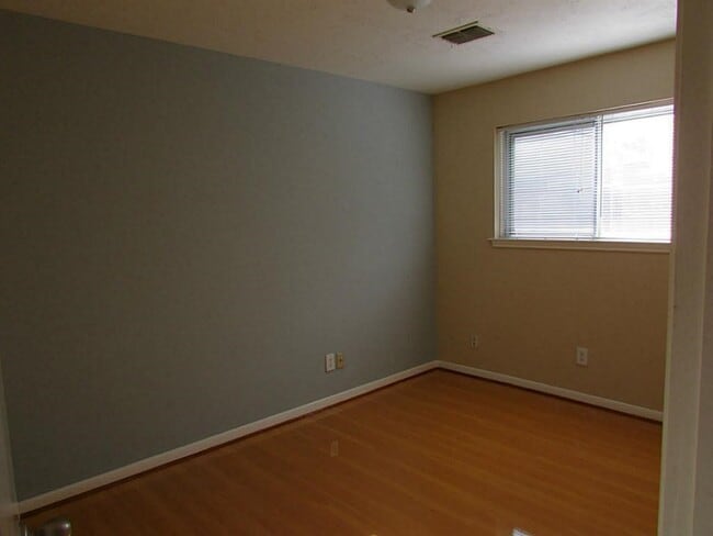 Building Photo - 1322 Kappa St