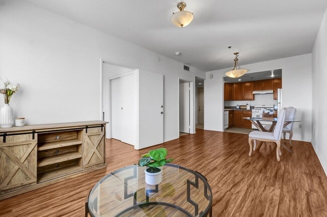 Building Photo - Luxurious Modern Condo in Alhambra