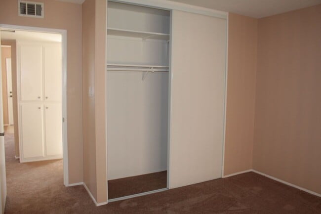 Building Photo - 55+ Senior Community 2Bed/1Bath in Costa Serena Oceanside~ Mira Pacific