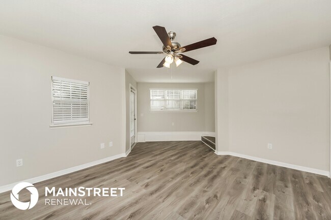 Building Photo - 604 Prairie Lake Dr