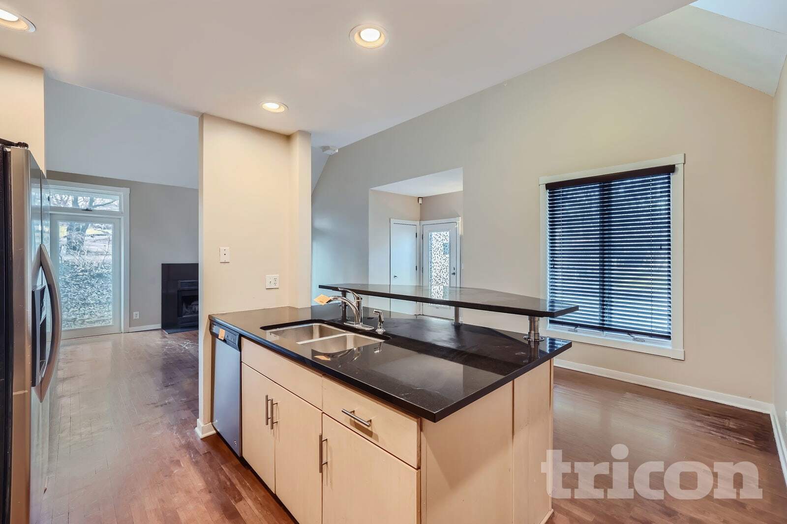 Building Photo - 5 Oak Shore Dr