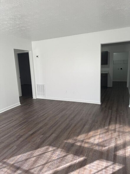 Building Photo - 3210 Brookside Dr NW