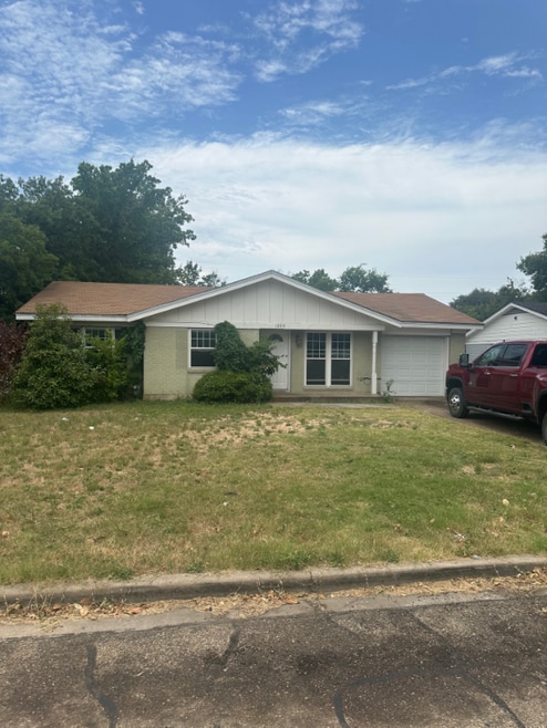 Building Photo - 1200 La Porte Dr