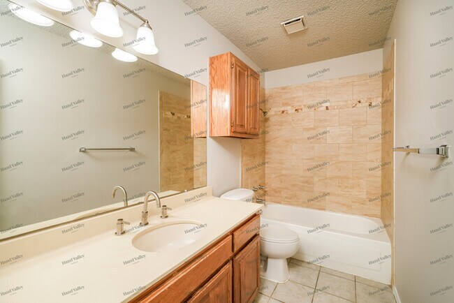 Building Photo - 13761 S Nyssa Ct