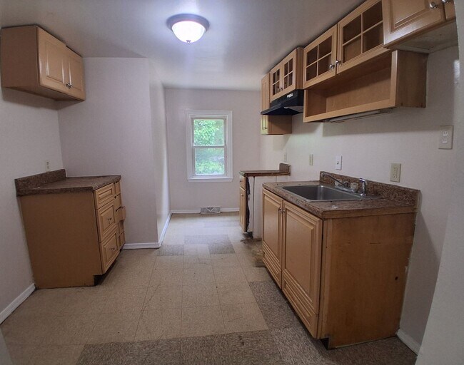 Building Photo - Lovely 3 Bedroom House FOR RENT in Fairfield Twp $1600