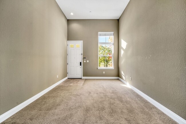 Building Photo - 3-Bedroom Townhome for Rent in Fremont!
