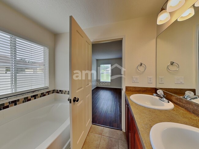 Building Photo - 4476 Barbados Loop