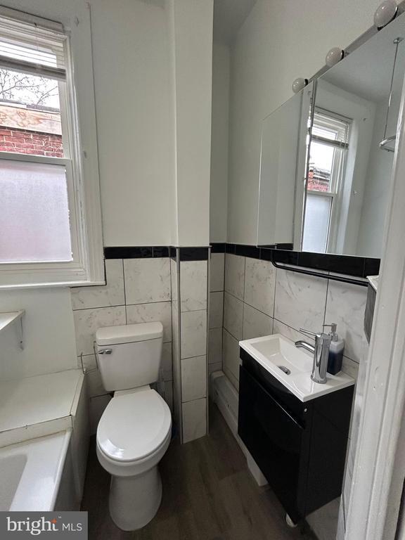 Building Photo - 2736 N Croskey St