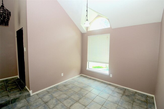 Building Photo - 3515 Woodmere Ln