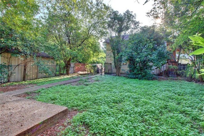 Building Photo - 2831 Pearl St