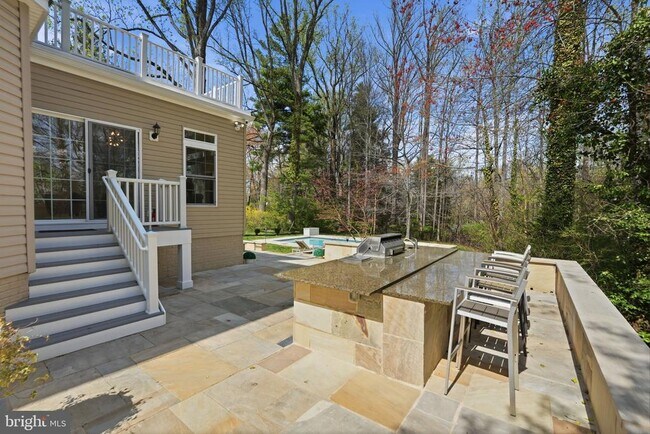 Building Photo - 3515 Devon Dr