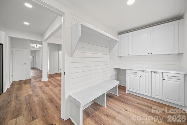 Building Photo - 1703 Lowder St