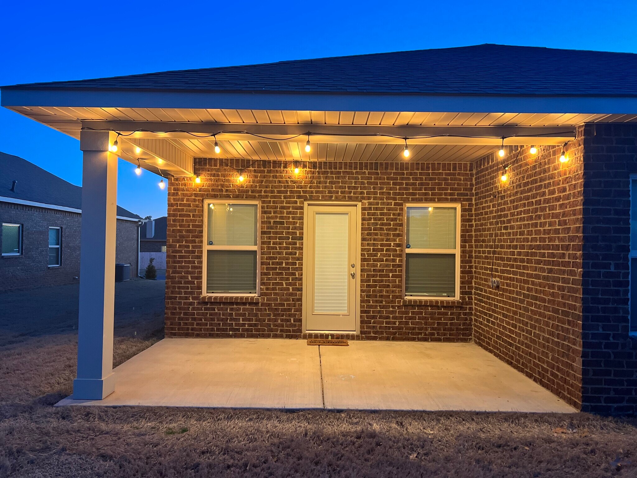 Building Photo - 389 Northlake Dr