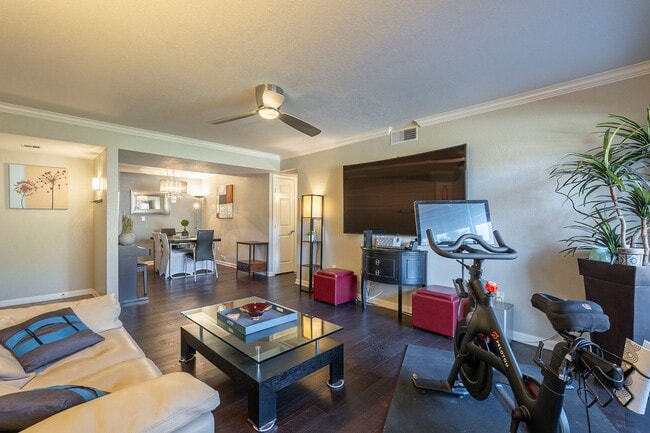 Building Photo - FURNISHED! 2 Bed/2 Bath in Scottsdale