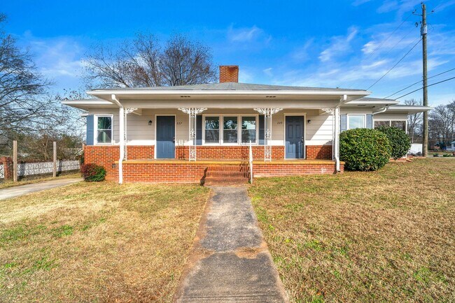 Primary Photo - 227/229 MLK Jr Blvd