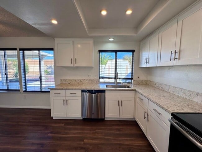 Building Photo - COMING SOON 55+ Community 2 bedroom 2 bathroom Home for Lease in Sun City