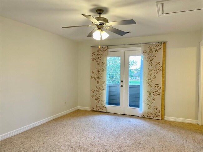 Building Photo - 9616 Hamilton Dr