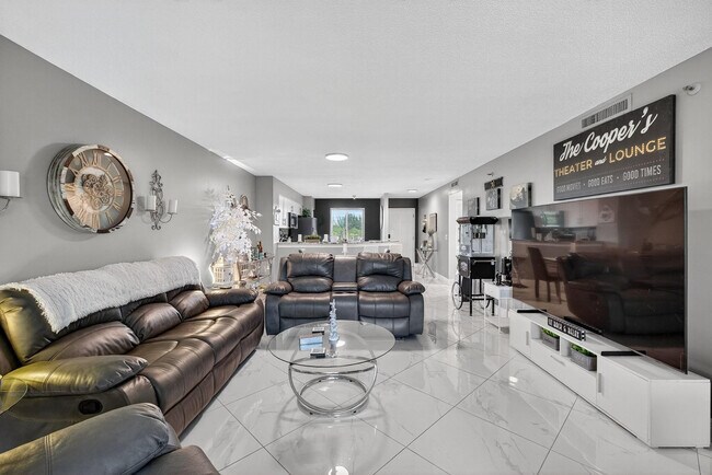 Building Photo - 2334 S Cypress Bend Dr