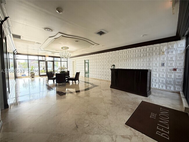 Building Photo - 10101 E Bay Harbor Dr
