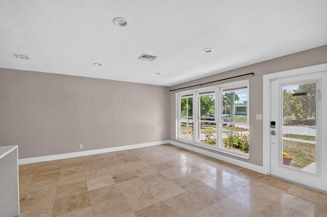 Building Photo - 907 Wright Dr