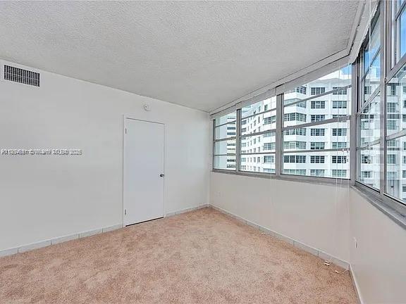 Building Photo - 905 Brickell Bay Dr