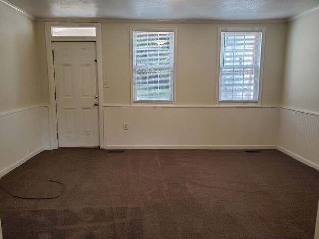 Building Photo - Lovely 2 Bedroom Home in Lancaster City!