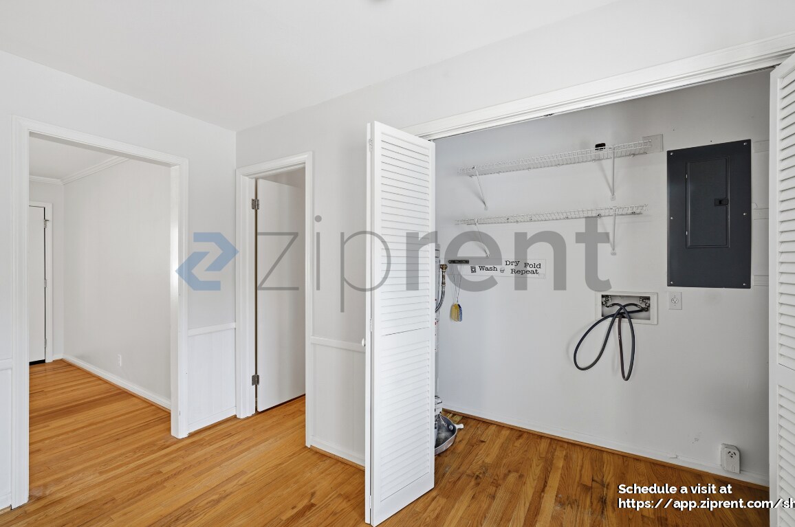 Building Photo - 1894 Hebron Hills Dr