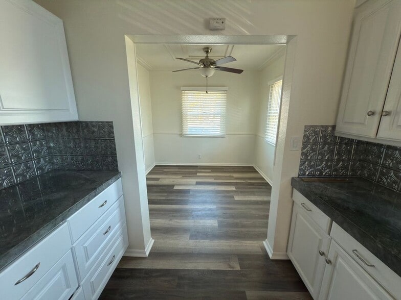 Building Photo - 1130 E Workman Ave