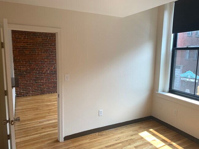 Building Photo - 105-107 Washington Street-Unit 5