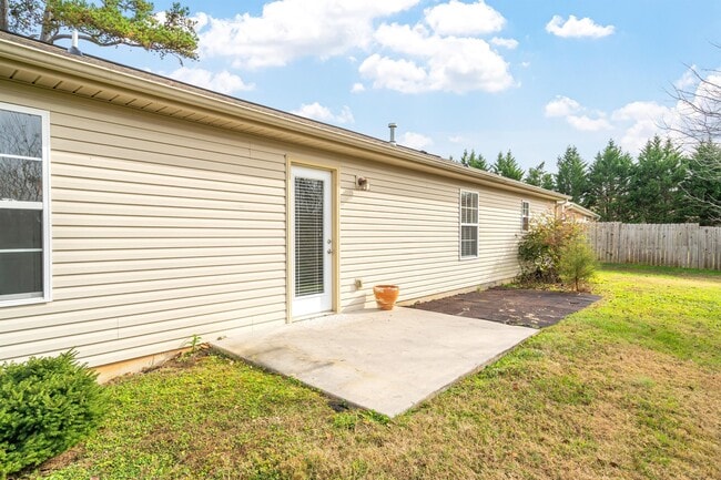 Building Photo - 5117 Cattail Ln