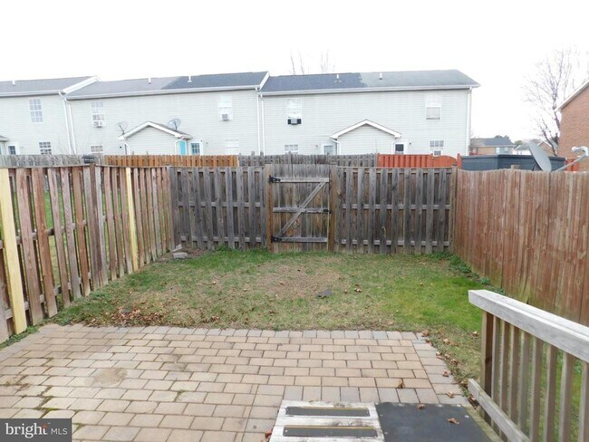 Building Photo - 248 Waterford Ln