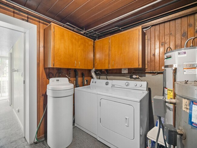 Building Photo - Spacious 2-Bedroom Home with Private Deck,...