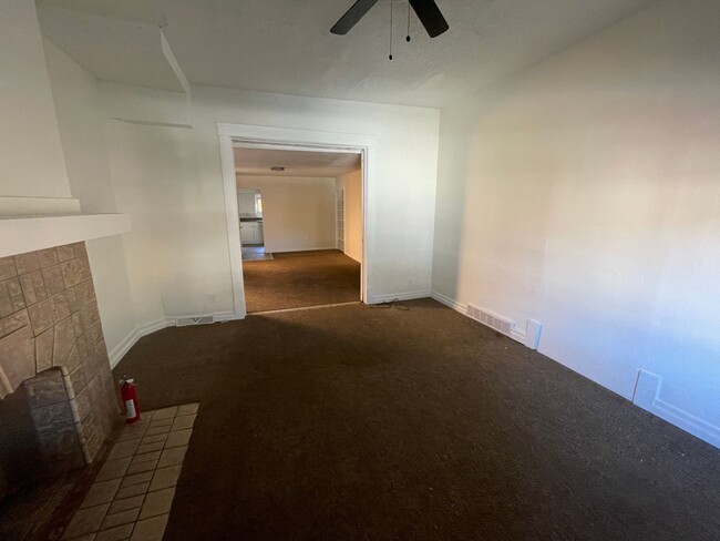 Building Photo - Spacious 2 bedroom Apartment for rent in M...