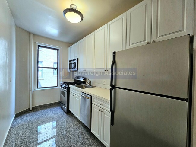 Building Photo - 282 Cabrini Blvd