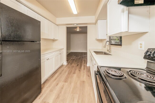 Building Photo - 586 Udell Ln