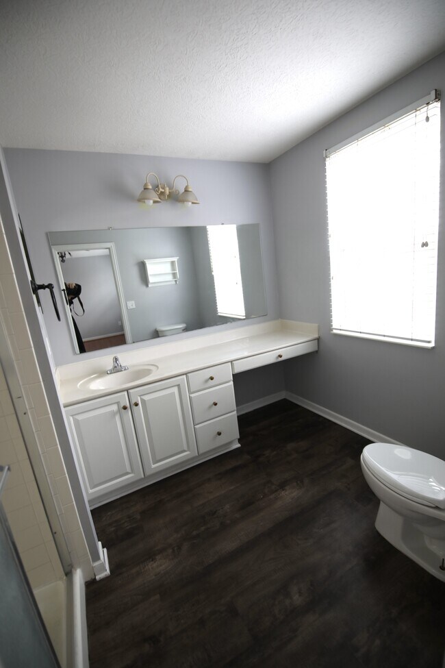 Building Photo - 4400 Greensbury Dr