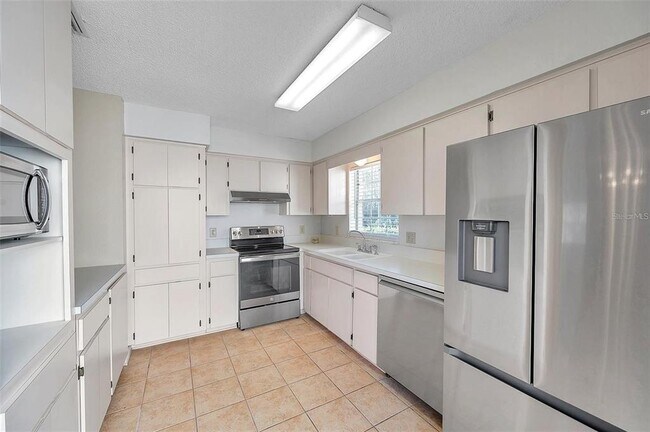 Building Photo - 6632 Hickorywood Ln