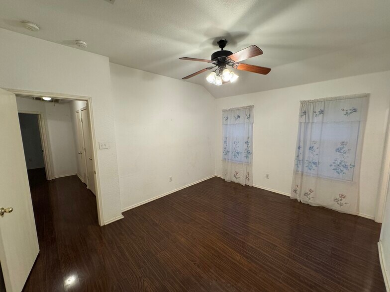 Master Bedroom - 1814 McNeely St