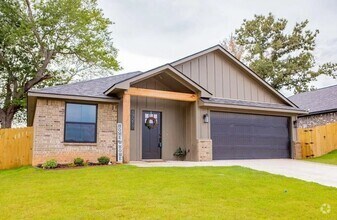 Building Photo - Coming Soon! Stunning 4 Bed 2 Bath in Lind...