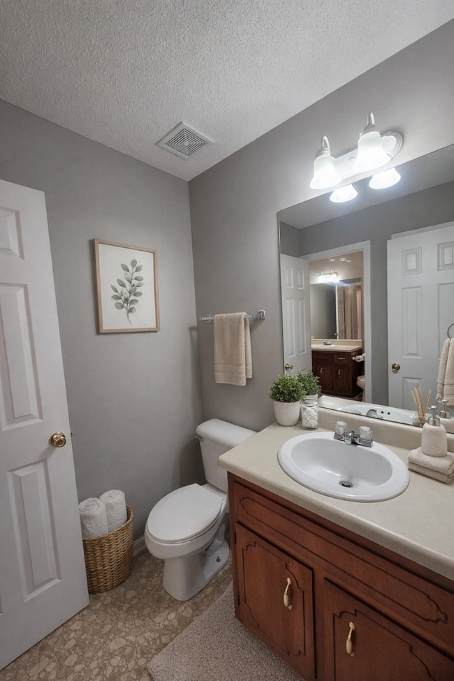 Building Photo - Welcome Home to Comfort, Space & Charm!