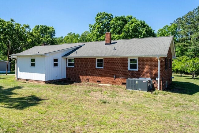 Building Photo - 641 Rocky Ford Rd