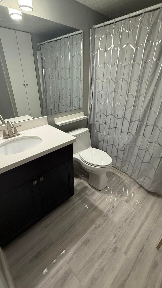 Building Photo - 208 Villa Cir