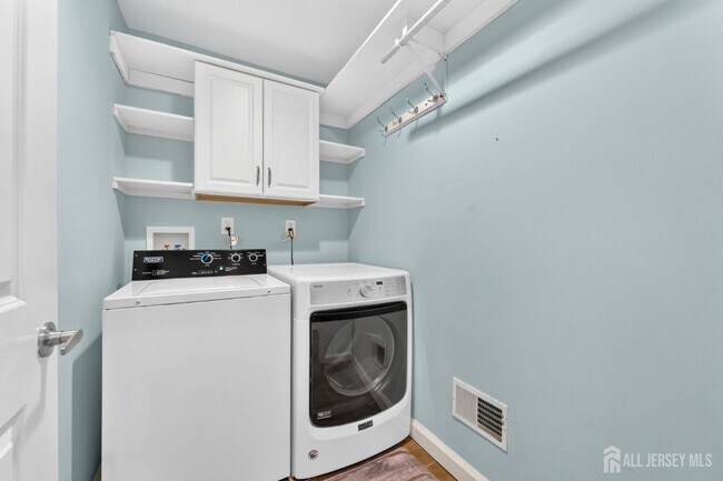 Building Photo - 262 Prospect Ave