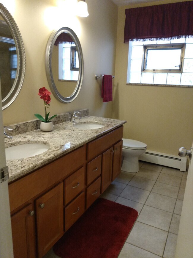 Building Photo - 9511 Lawrence Ct