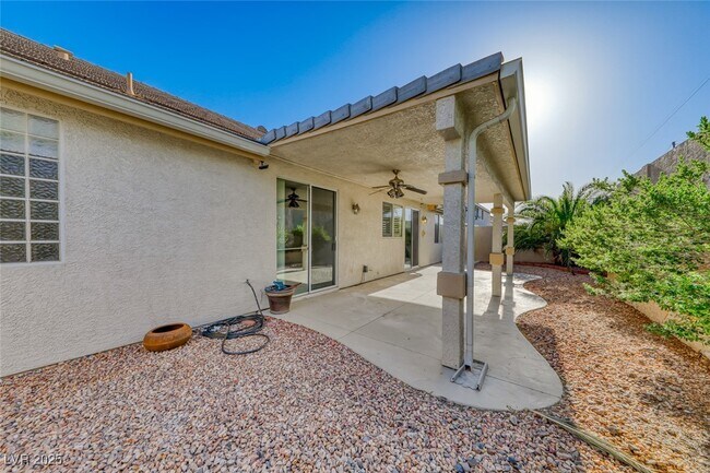 Building Photo - 857 Sumner Ranch Rd