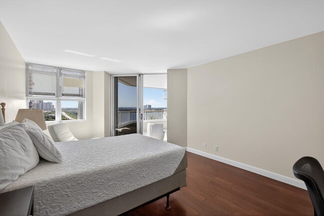 Building Photo - 5200 N Ocean Dr