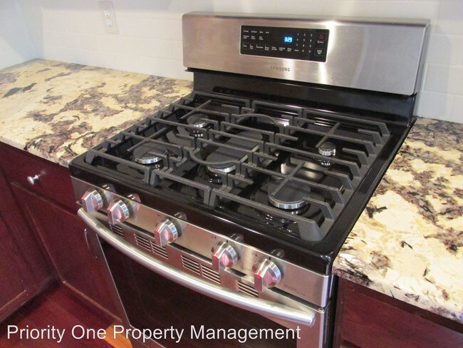 Building Photo - 537 NE 64th Ct